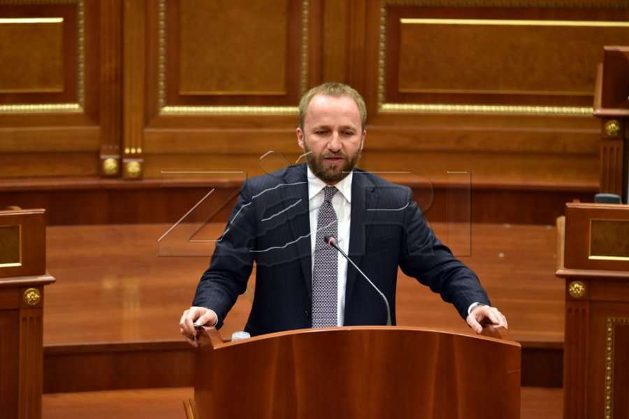 Tahiri says that the director of the Customs director shipped the truck with 400 kg of cocaine
