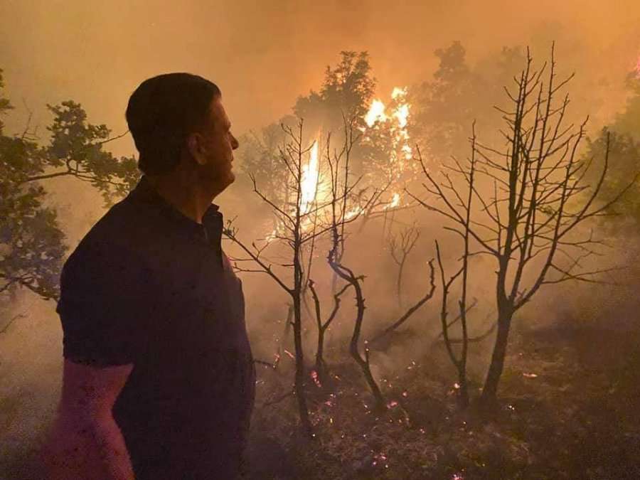 Bahtiri visits the fires in the north of Mitrovica