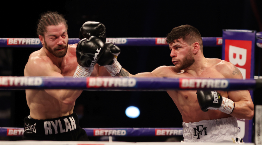 The moment when Florian Marku 'turned off the lights' to the opponent and forced him to surrender in the eighth round