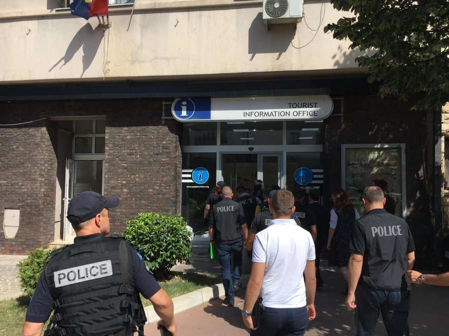 10 municipal officials arrested in Peja, Istog and Klina