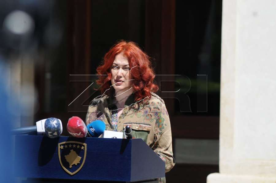 Hoxha: Kurti sees only black, he had to go to Cannes to see the successes of Kosovo