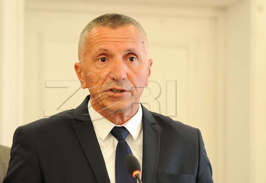 Kamberi: The decoration of Handke by Vuiqiiq is anti-justice for the victims