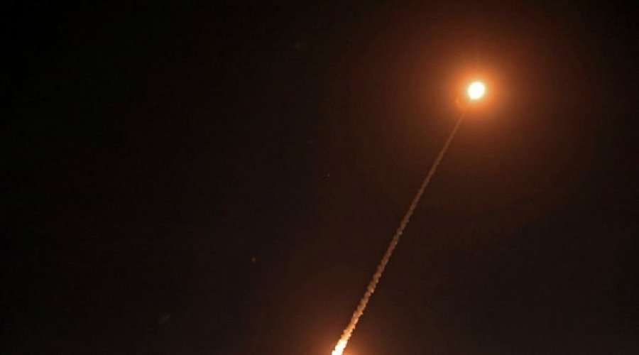 از طرف دیگر ، پس از فلسطین و لبنان ، جنگنده ها به سمت اسرائیل موشک پرتاب کردند