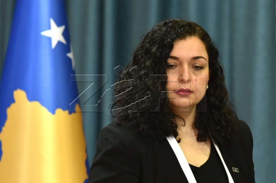 Osmani consoles the families of those killed in Peja, invites law enforcement agencies to solve the murder