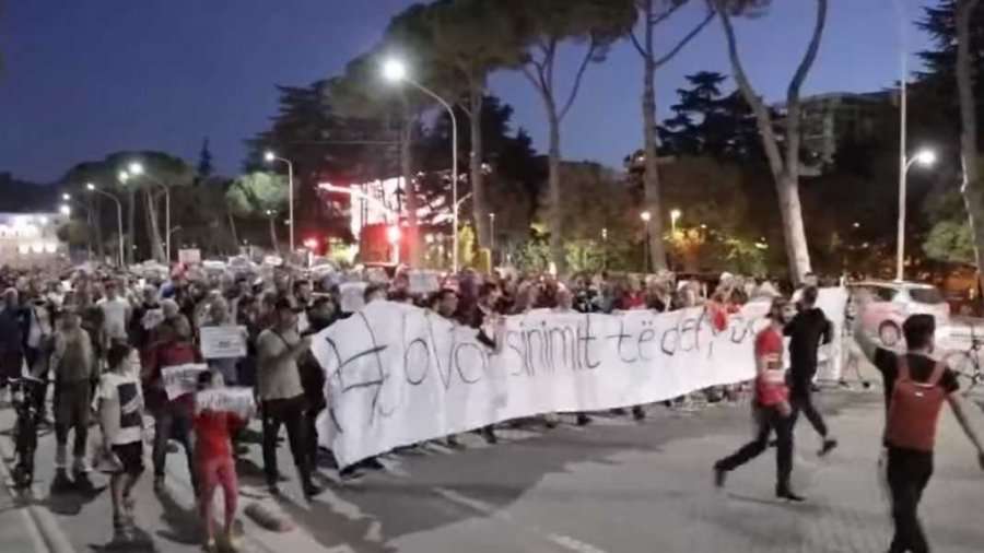 Protests against compulsory vaccination, 10 people are prosecuted in Tirana