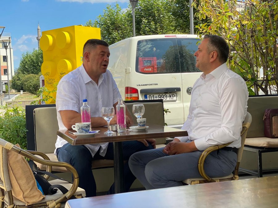 Bajqinovci takohet me Luan Krasniqin, diskutojnë për sportin e aktualitetin politik në Kosovë