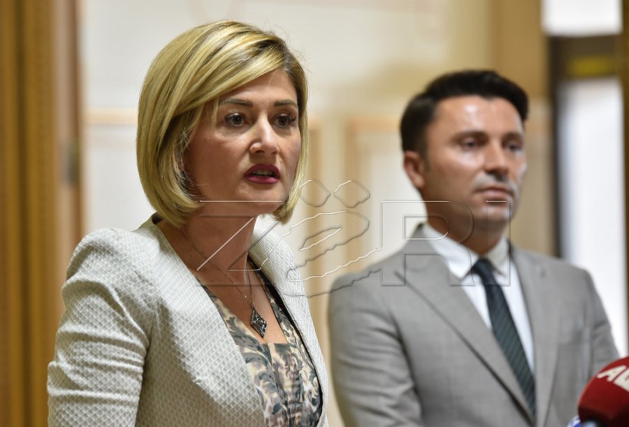 Kusari: Vuçiq të kërkojë falje që gënjeu për çnjohjen nga Libia