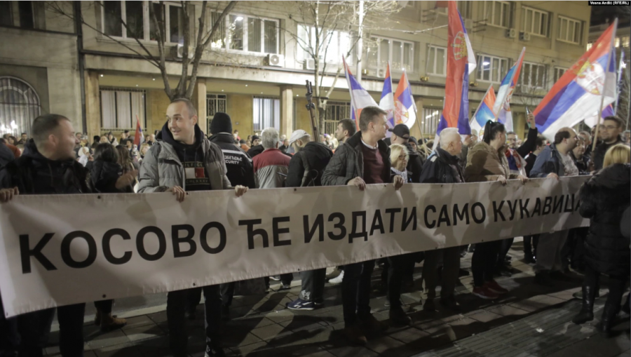 Djathtistët serbë protestojnë kundër dialogut me Kosovën