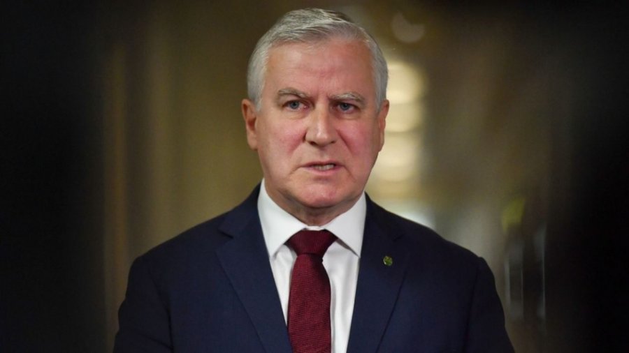 Pija joalkoolike që “hodhi në tokë” ish-zëvendëskryeministrin australian