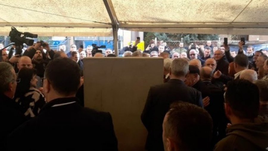Përurohet pllaka përkujtimore në shtëpinë e familjes Muja, çerdhe e ideve dhe veprimeve atdhetare