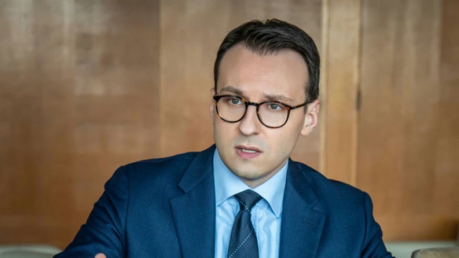 Petkoviqi thotë se u ndalua që t’i vizitojë dy të plagosurit, i drejton një pyetje Lajçakut