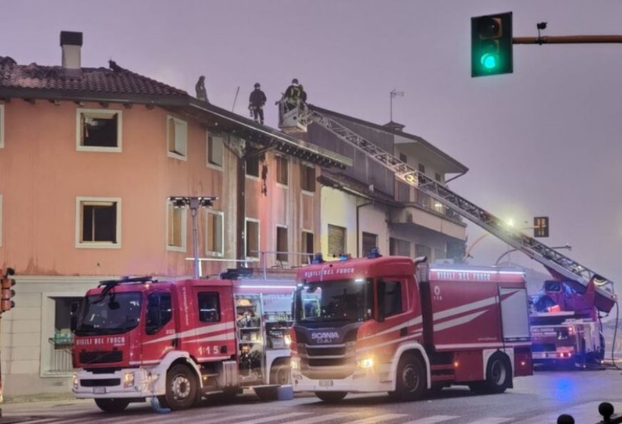 “Dëgjonim ulërimat e djemve, por nuk ndërhynim dot”, zjarri i merr jetën një 17-vjeçari shqiptar në Itali