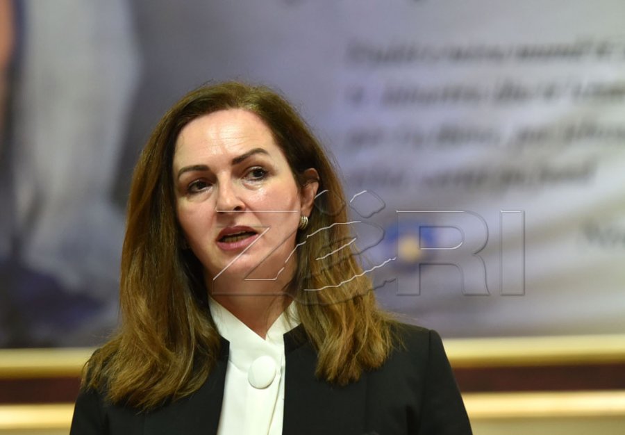 Deputetja e AAK: Ministren Nagavci moti është dashtë me çu në shtëpi, ia kam lyp disa herë dorëheqjen
