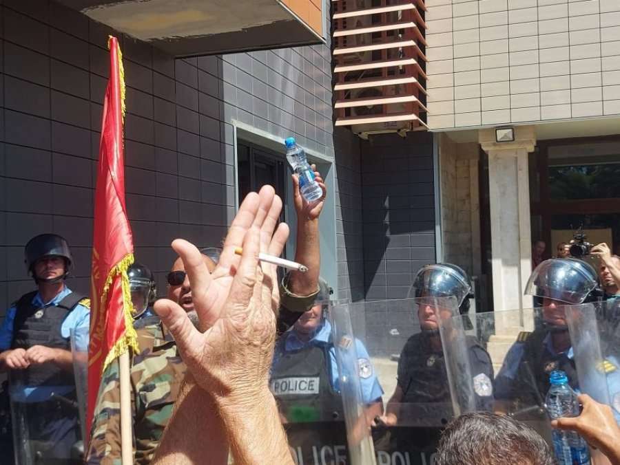 Veteranët paralajmërojnë vendosjen e tendave para Kuvendit: Do të rrimë ditë e natë, derisa ky pushtet të reflektojë
