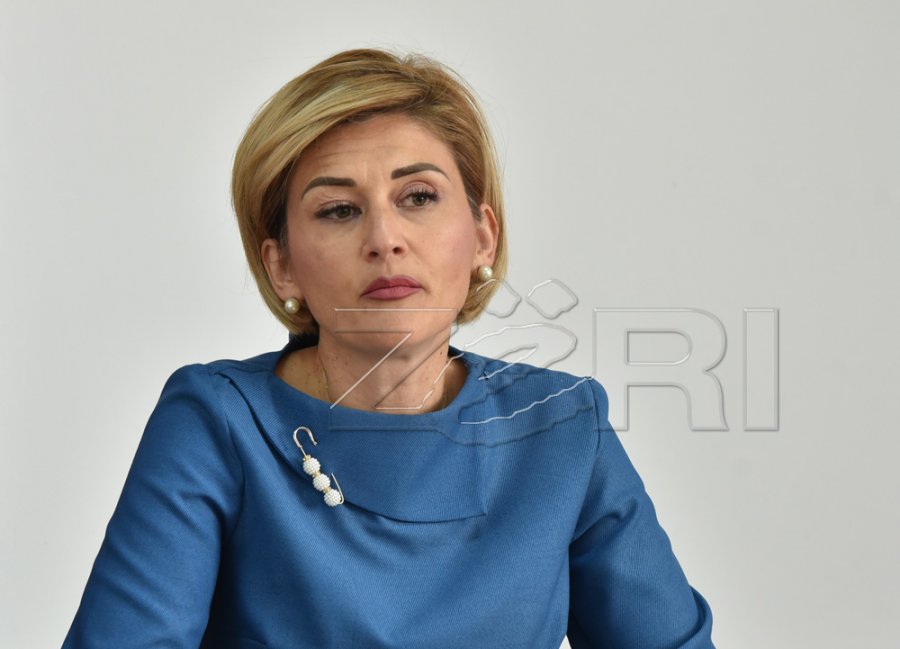 Kusari-Lila: Presioni më i madh në Kosovë se në Serbi sepse po reziston vetëm Qeveria