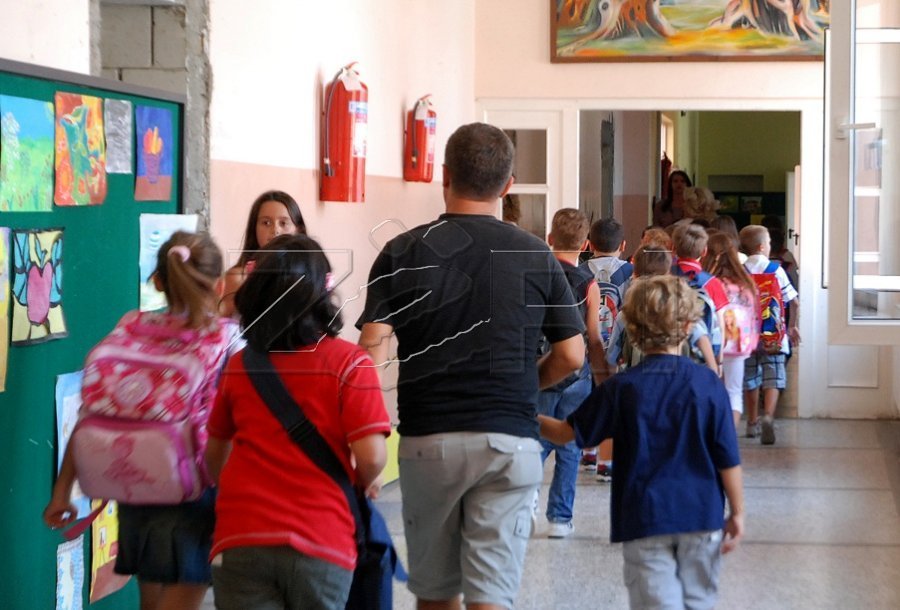 Në shkollat serbe të Graçanicë s’ka grevë