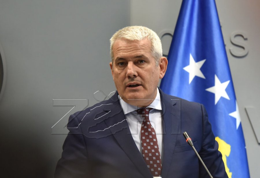 Mediumi zviceran e pyet Sveçlen “A keni pritur që Serbia ta pushtojë Kosovën?” – kështu përgjigjet ai