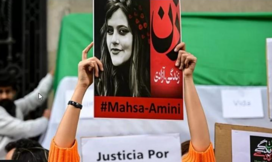 Iran: 233 të vrarë në protestat që kanë hyrë në javën e pestë