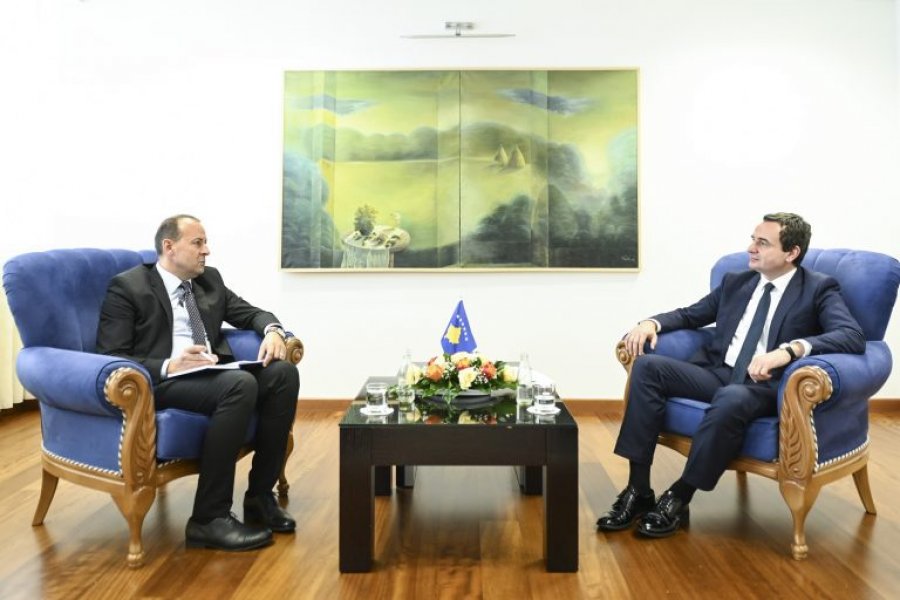 Kurti takohet me Drejtorin e Agjencisë kundër Korrupsionit, Yll Buleshkaj