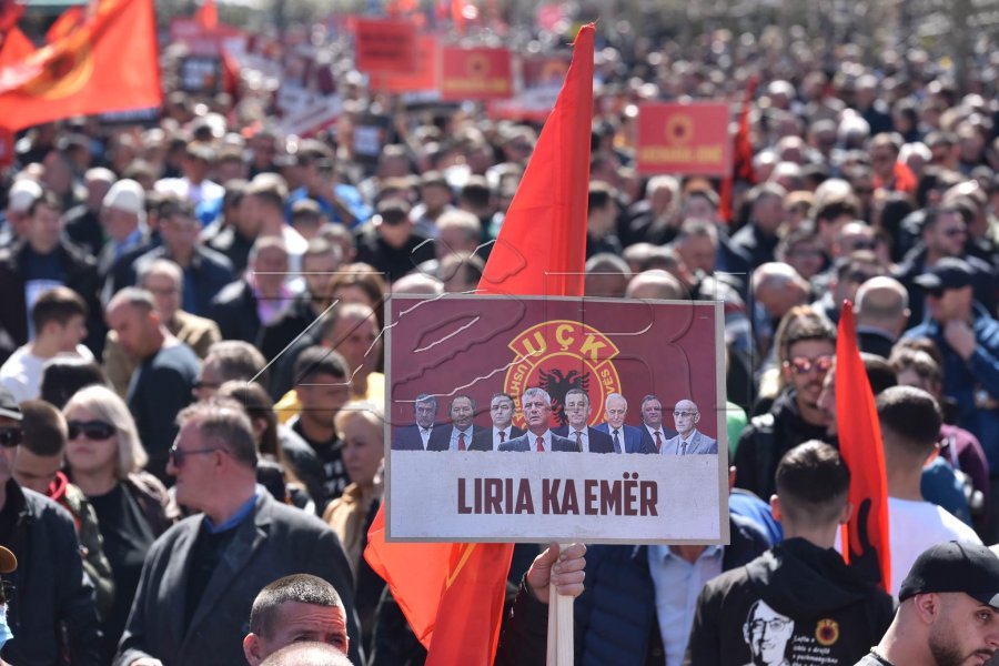 Ekspertë ndërkombëtarë: E vështirë të shpallen fajtorë ish-krerët e UÇK-së