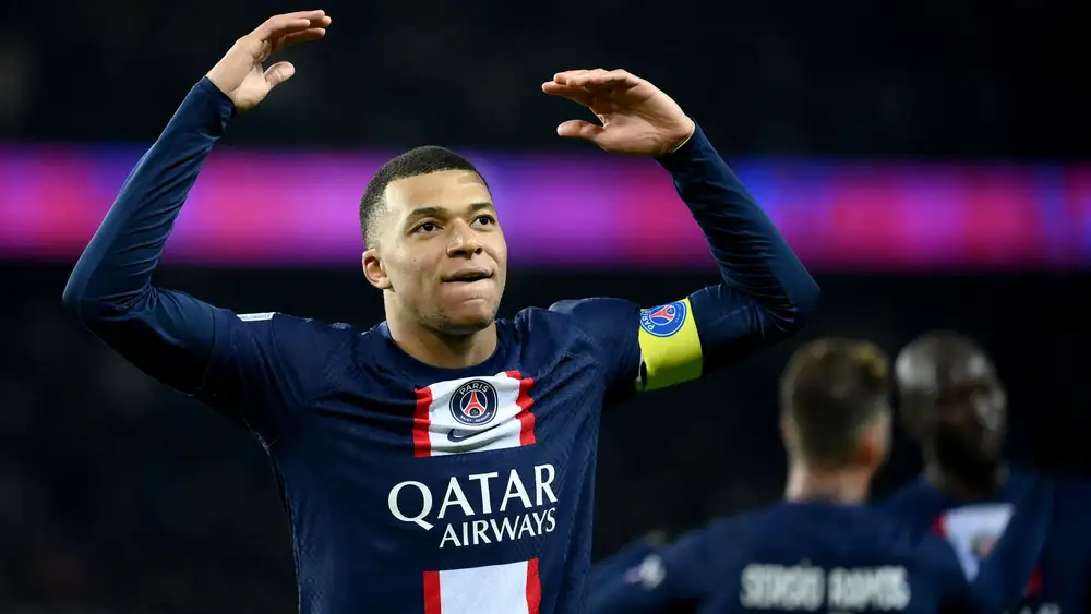 “Unë jam një parisien” - Mbappe premton të ardhmen te PSG-ja