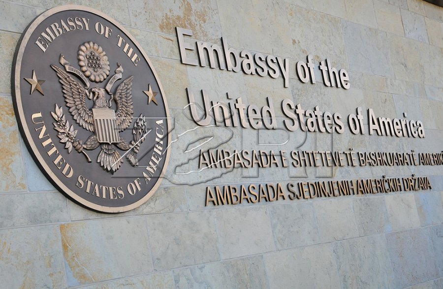 Ambasada amerikane: Sulmet ndaj gazetarëve shkelin parimet thelbësore demokratike