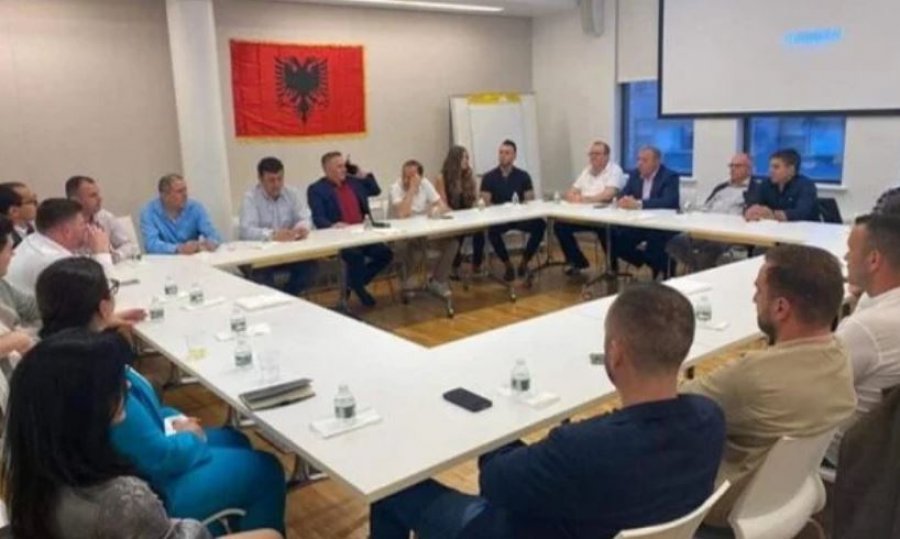 Themelohet dega e PD-së në New York, Basha përshëndet nga Tirana