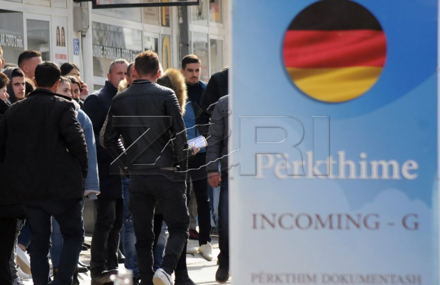 Kadrijaj: Me qeveritë e kaluara iknin punëtorët e sektorit privat, tani po ikin edhe ata të sektorit publik