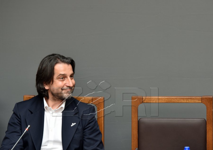 Rama hedh fajin tek Ministria për rritjen e tatimit në pronë