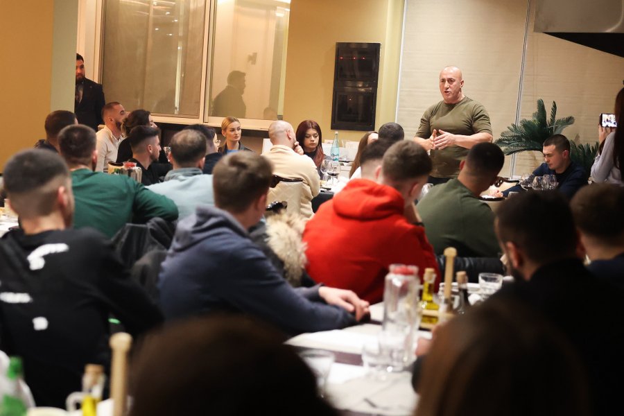 Haradinaj me të rinjtë e AAK-së: Ditët më të mira i kemi përpara
