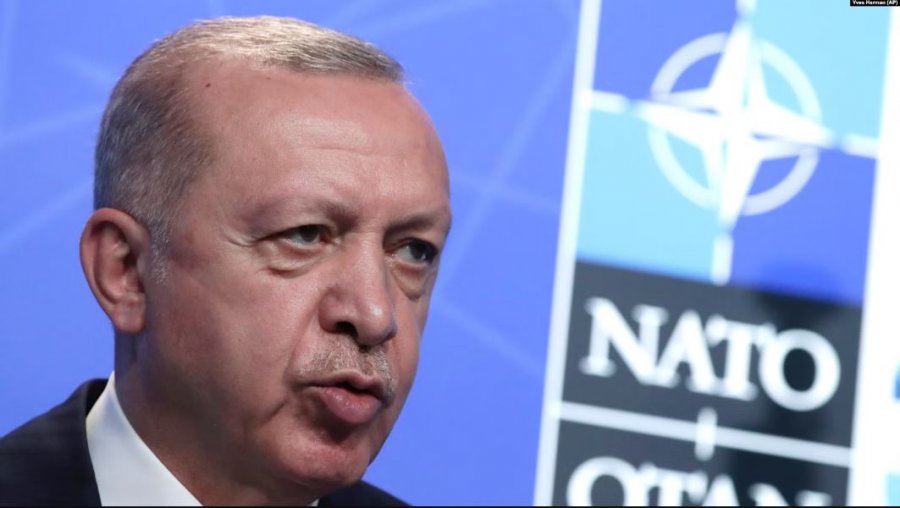 Erdogan: Turqia do të ratifikojë pranimin e Finlandës në NATO