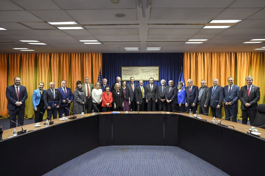 Këshilli i Ambasadorëve Amerikanë po viziton Shqipërinë, Kosovën dhe Maqedoninë e Veriut, me ftesë të Këshillit të Ambasadorëve Shqiptarë.