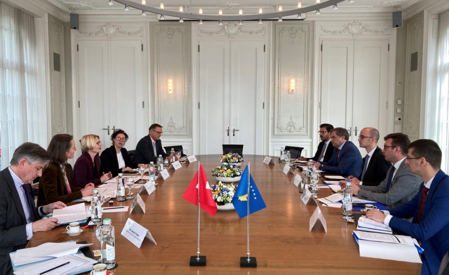Mbahen konsultimet politike mes Kosovës dhe Zvicrës, përmendet edhe kontributi i diasporës
