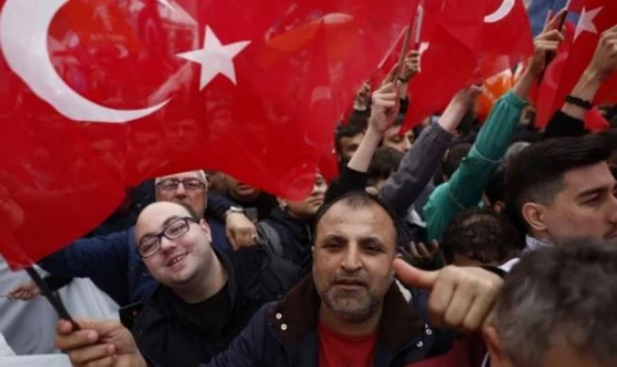 Erdogani dhe Kilicdaroglu pothuajse sigurt në në balotazh, kur do të votojnë turqit përsëri