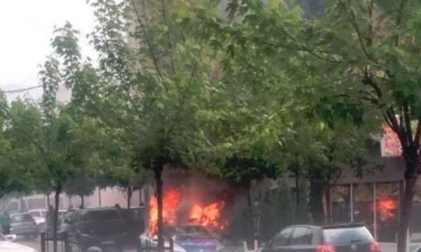 I vihet flaka veturës së Policisë së Kosovës në veri