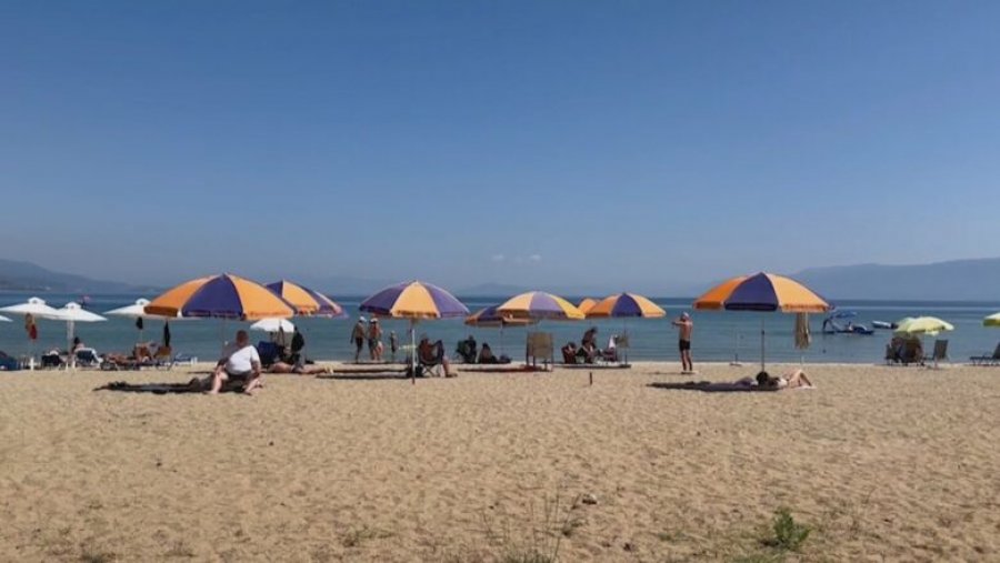Bënte kërdinë në çadrat e pushuesve, kapet hajni në Durrës