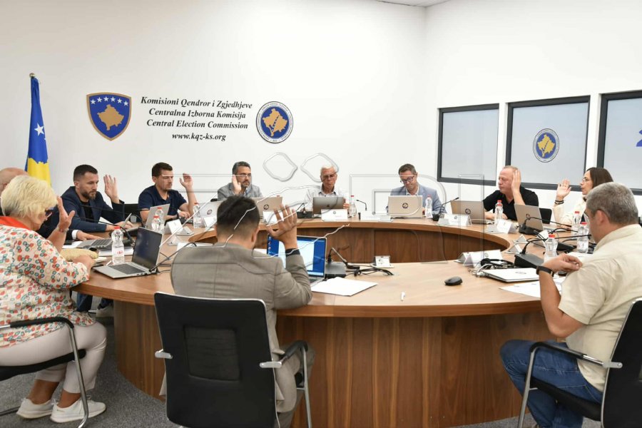 Mblidhet KQZ-ja, pritet decertifikimi i disa kandidatëve