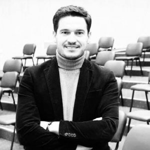 Nga Revolucioni amerikan te lufta e Kosovës: Paralelet e Wesley Clarkut për lirinë