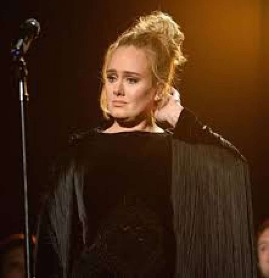 Adele ia fali burrit shtëpinë në Los Angeles disa muaj para ndarjes