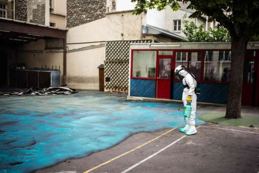 Izolohet zona përreth “Notre-Dame”