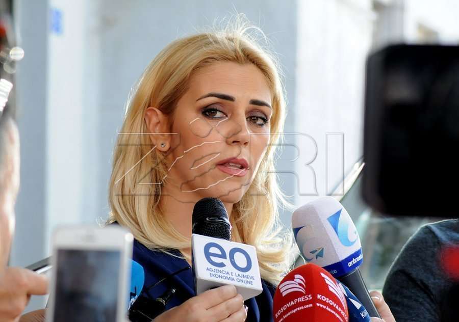 Blerta Deliu i kundërpërgjigjet Albulena Haxhiut