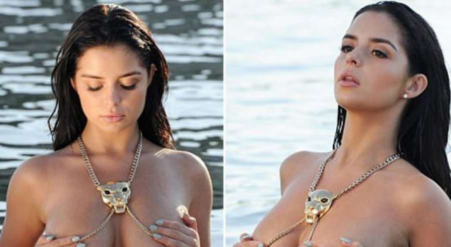 Demi Rose shijon mëngjesin gjysmë e zhveshur në pishinë