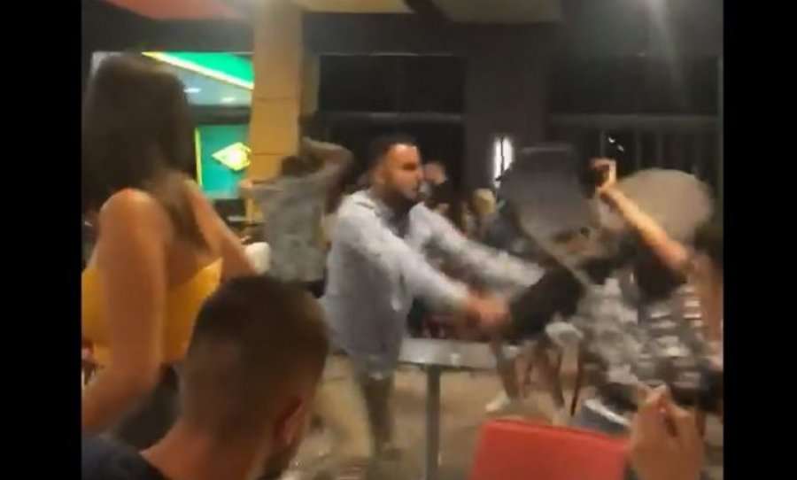 Rrahje masive me tavolina e karrige në Gjilan