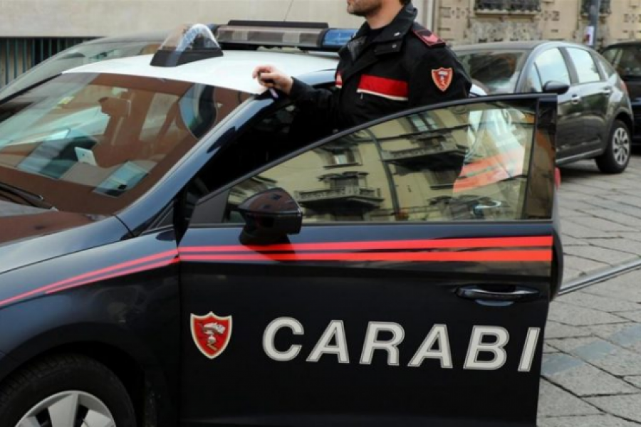 Pasi u dëbua, shqiptari rikthehet në Itali me mbiemrin e gruas