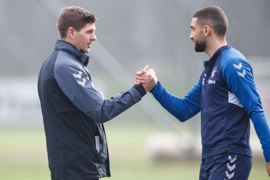 Grezda vazhdon të bie: Gerrard e dërgon tek të vegjlit për të stërvitur