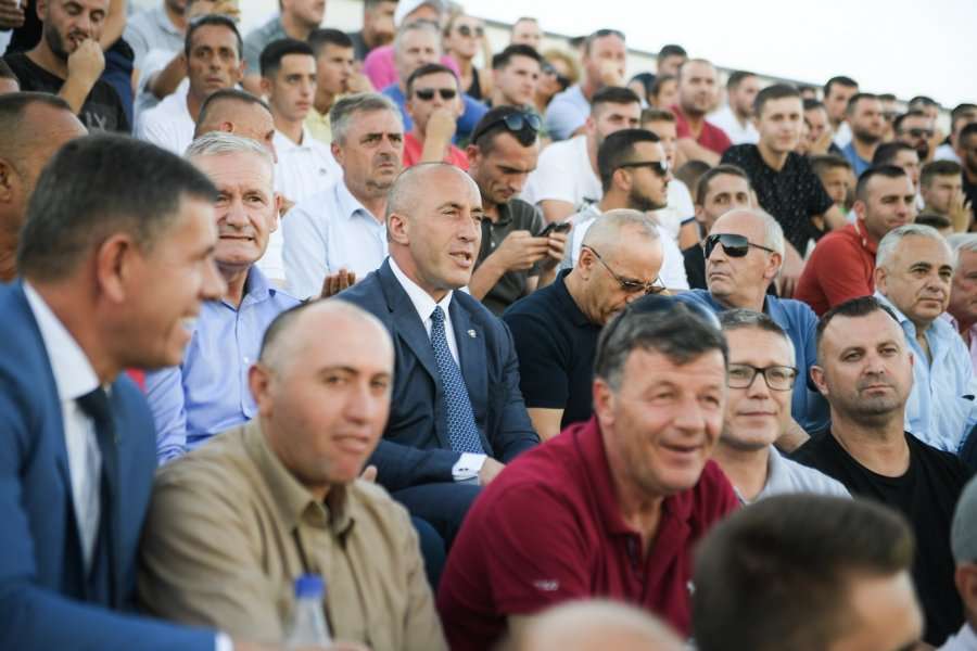 Ramush Haradinaj tifozët futbolli
