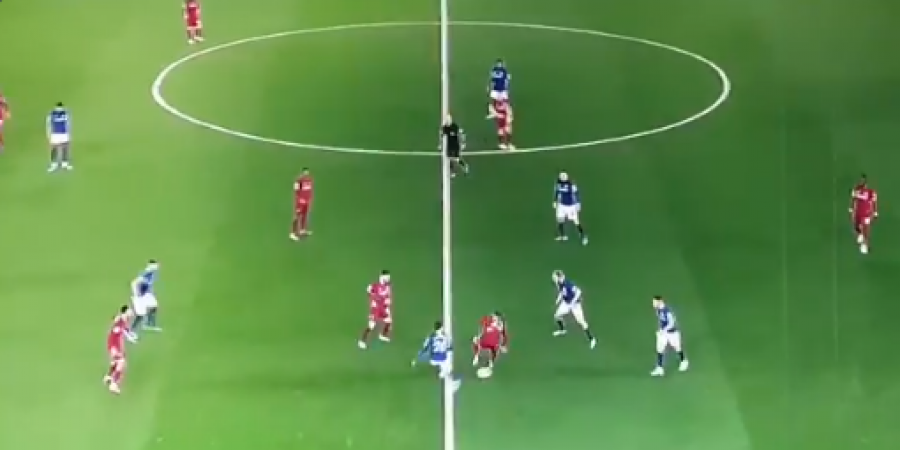 Shaqiri e 'çmend' Anfieldin, i trullos 3 lojtarë të Evertonit në stil të Zidanit