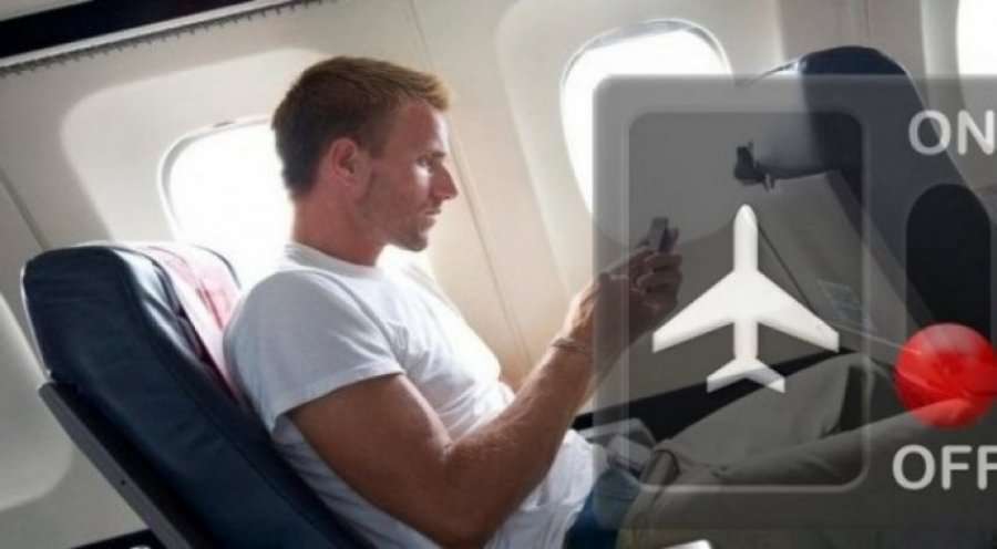 Mësojeni njëherë e mirë çfarë ndodh nëse mbani telefonat ndezur në aeroplan