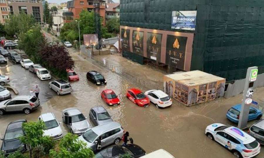 Dëmet nga shiu, Komuna e Prishtinës nuk ka fond për t’i kompensuar qytetarët