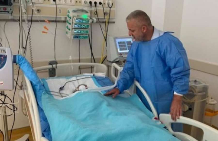Halil Kastrati kërkon ndihmë për shërimin e vogëlushes nga Drenasi